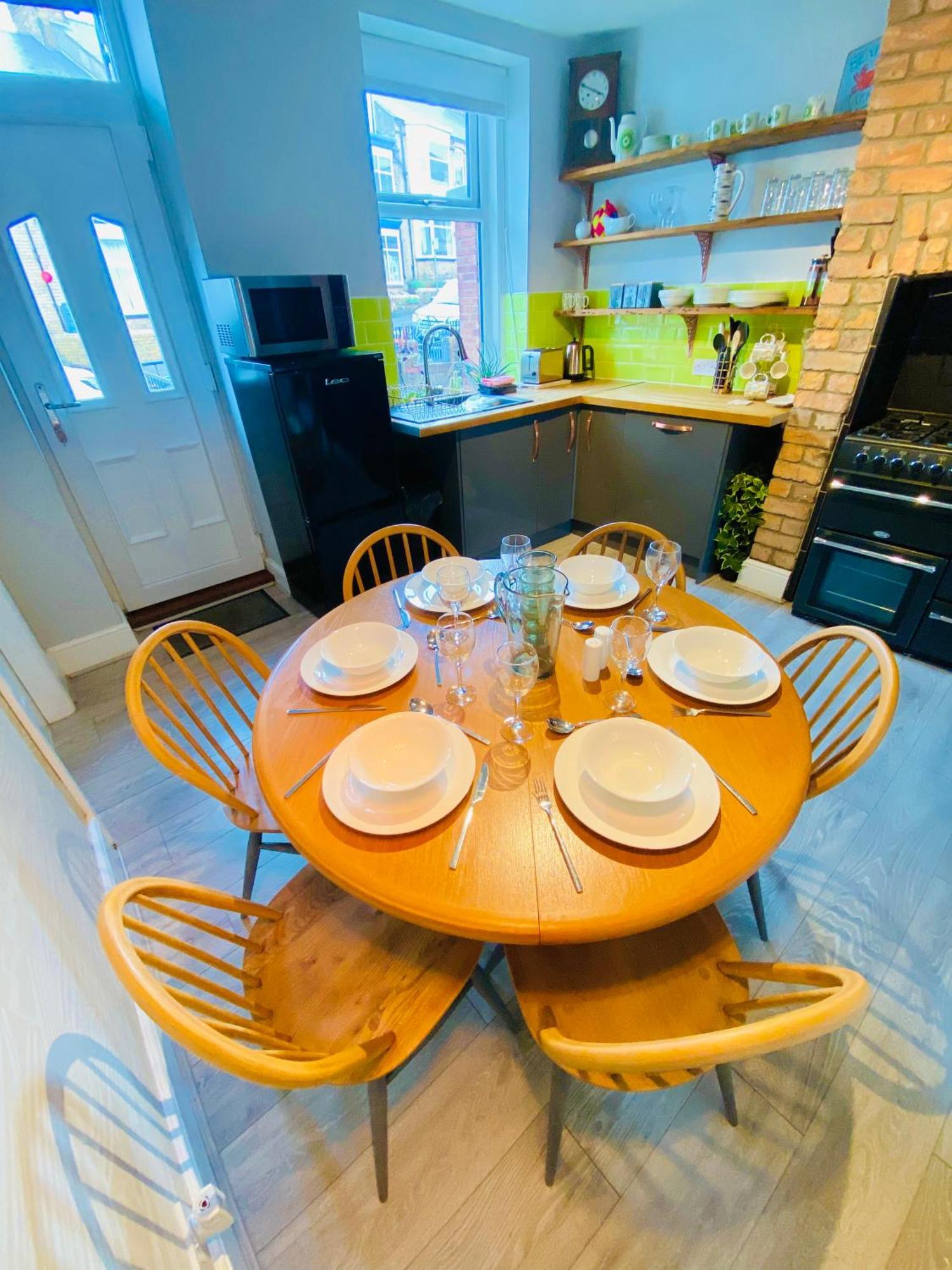 Vere House, 1, Spacious & Great Location Scarborough